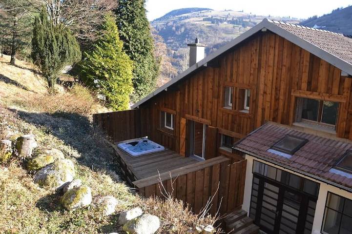 Chalet pour 15 personnes, avec terrasse et sauna ainsi que jacuzzi et jardin à La Bresse
