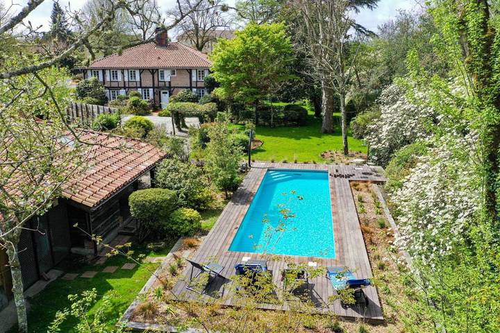 Location de vacances pour 2 personnes, avec jardin ainsi que vue et piscine à Onesse-Laharie - 2