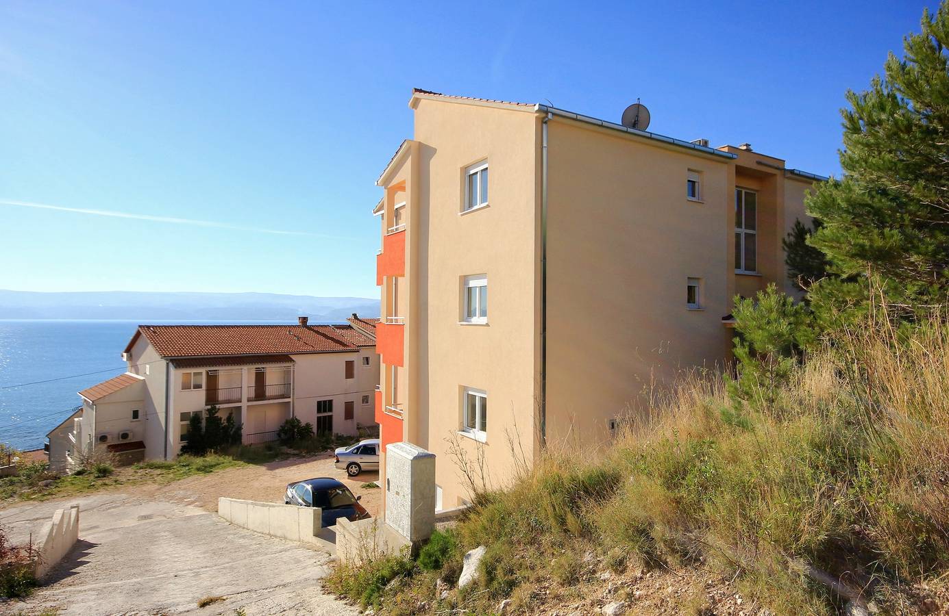 Entire apartment, One bedroom apartment with terrace and sea view Duće, Omiš A-9437-i in Dugi Rat, Omiš-Riviera