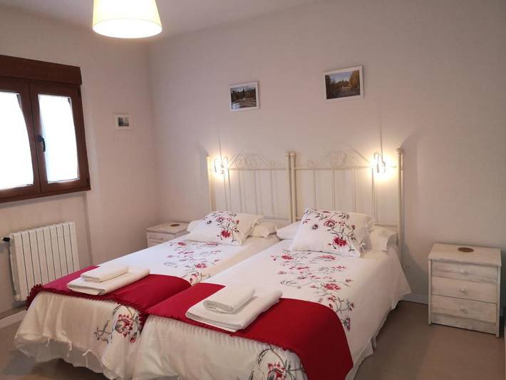 Apartamento para 6 personas, con Terraza además de Jardín y Vistas al lago en Real Sitio de San Ildefonso