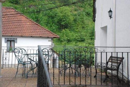 Apartamento de vacaciones para 6 personas, con vistas además de jardín y balcón en Roncal-Salazar - 4