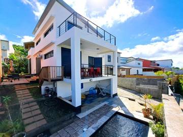 Cottage pour 6 personnes, avec jardin ainsi que vue et piscine dans Grands-Bois
