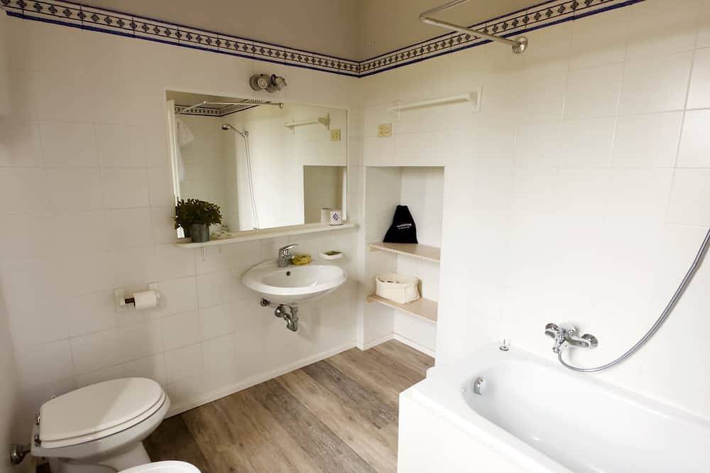 Charming Apartment on the top of the hill in Torgiano, Perugia Provinz