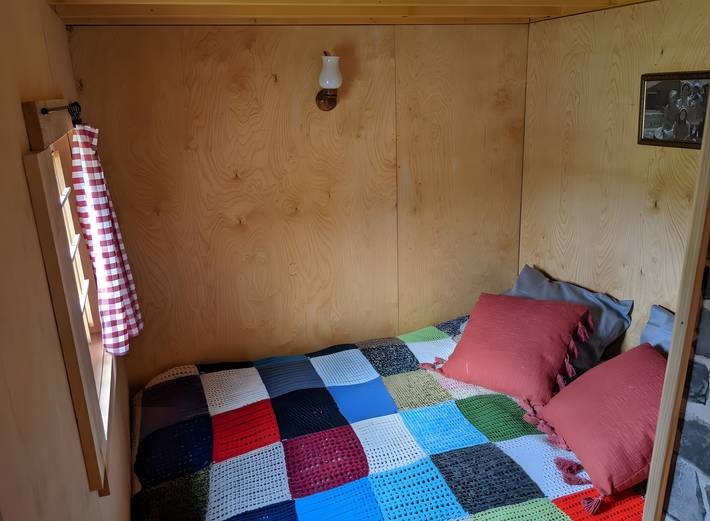 Appartement de vacances entier, Tiny House « La Petite Maison Dans La Prairie » in Haute-Loire
