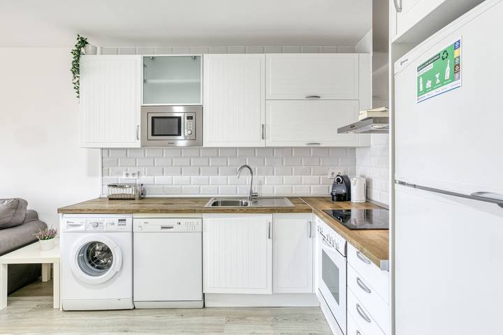 Apartamento entero, Apartamento 'Lago Sant Mauricio' con piscina compartida, Wi-Fi y aire acondicionado in Ampuriabrava, Alt Empordà