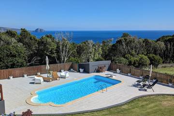 Location de vacances pour 6 personnes, avec balcon et jardin dans Capelo