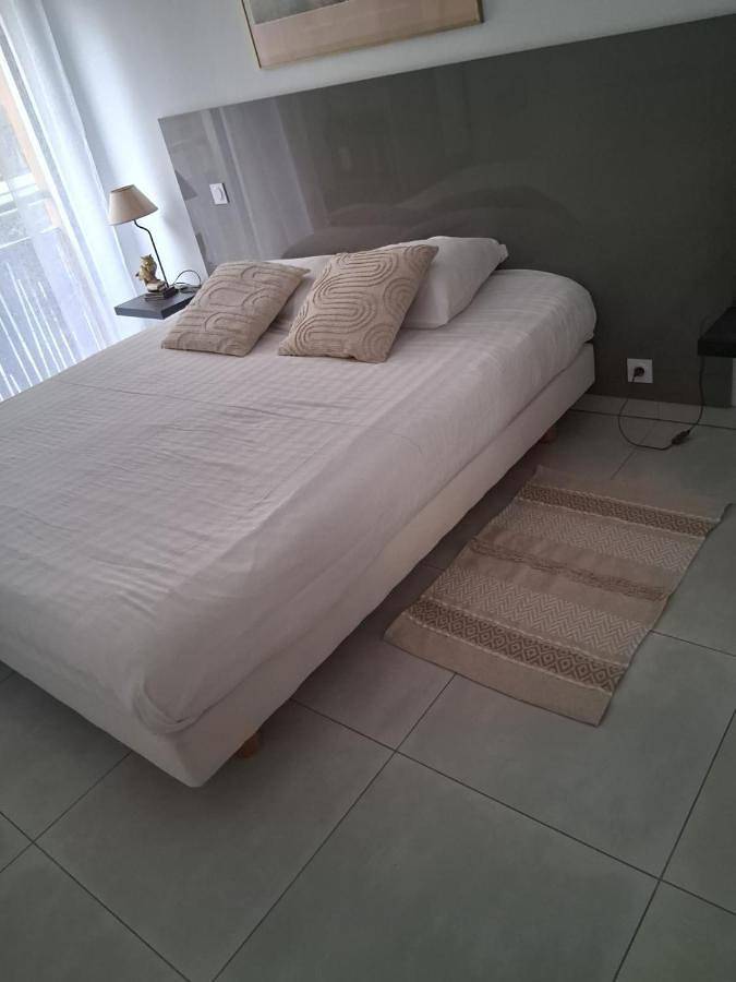 Gîte pour 4 personnes, avec vue et balcon dans Gare De Saint Raphael Valescure - 2