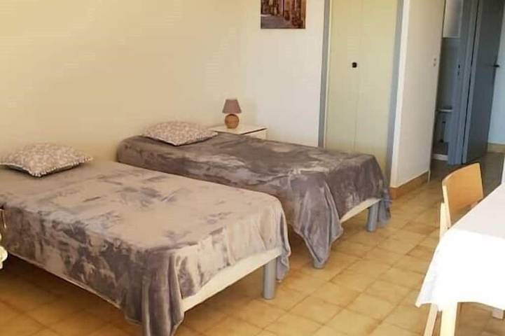Appartement entier, Dahlia Lou Cigaloun Ana Location in Gréoux-les-Bains, Alpes-de-Haute-Provence