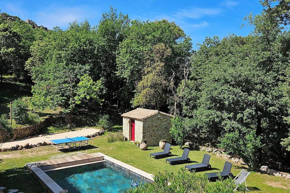 Ruim vredig landhuis 5min Uzès in Saint-Victor-des-Oules, Nimes en omgeving