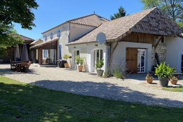 Gîte pour 12 personnes, avec jardin à Saint-Sylvestre-sur-Lot