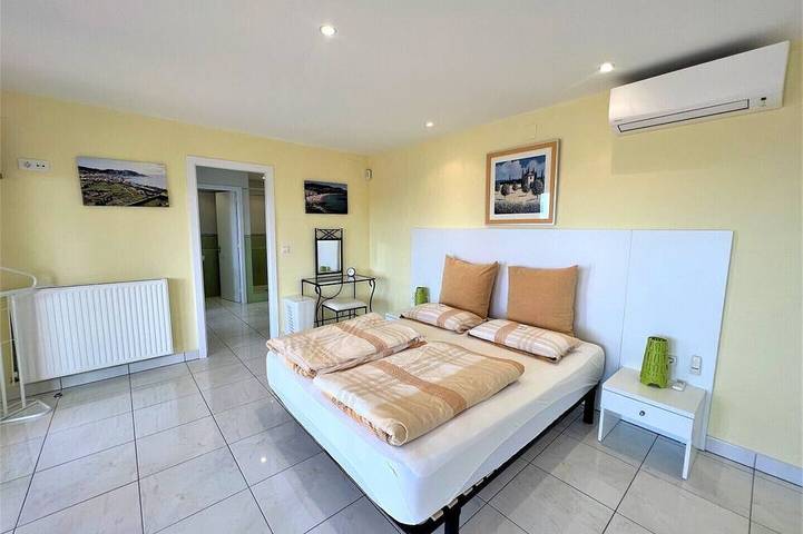 Property with modern equipment, sea views,air conditioning, fibre optic internet in El Mas Fumats, Roses