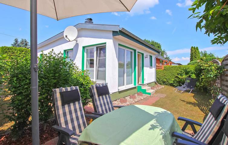 Ferienhaus für 3 Personen, mit Terrasse und Garten in Mönkebude