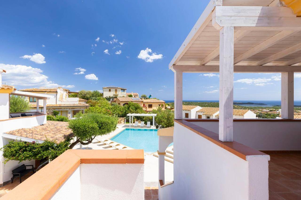 Apartment with Balcony in Lu Fraili di Sopra, San Teodoro