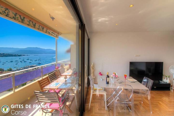 Gîte pour 2 personnes, avec Terrasse ainsi que Jardin et Vue en Corse - 3