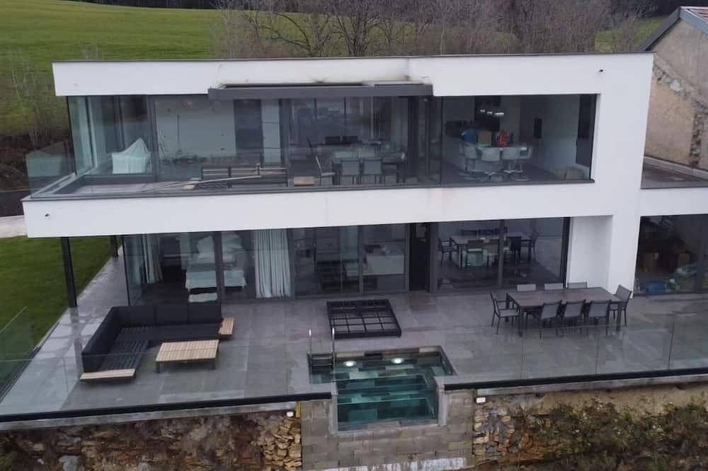 Appartement entier, Appartement moderne vue sur le lac in Grande-Rivière, Parc naturel régional du Haut-Jura