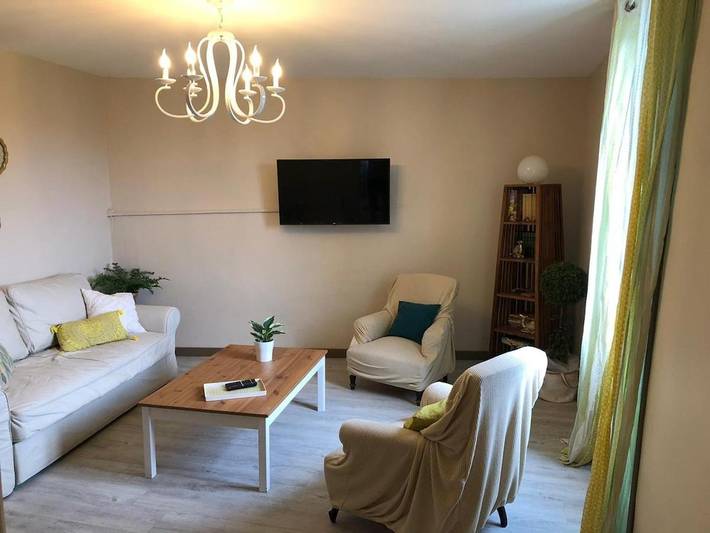 Gîte pour 6 personnes, avec Terrasse et Vue à La Penne