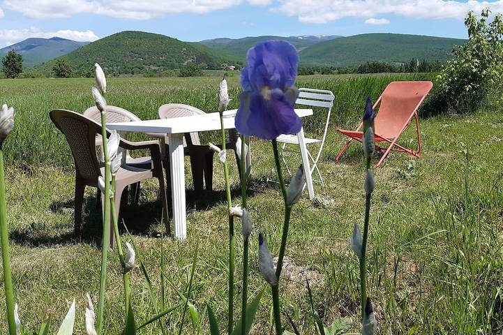 Gîte pour 13 personnes, avec jardin et terrasse à Ongles