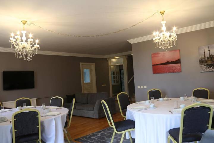 Villa pour 16 personnes, avec piscine ainsi que jardin et vue à Istanbul - 2