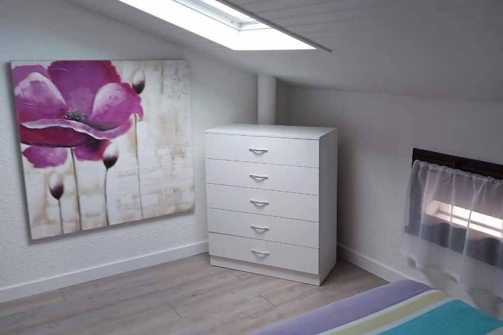 A Deux pas de la Plage, Maison Mitoyenne Avec Jardin Terrasse in Biscarrosse Plage, Biscarrosse