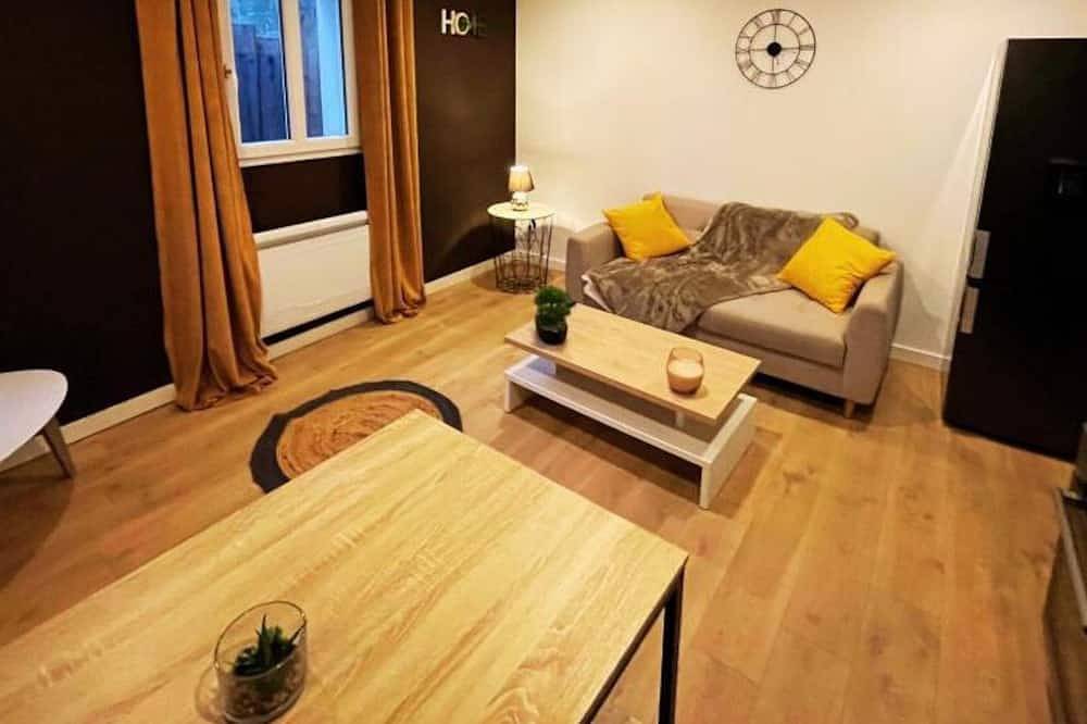 Entire apartment, Villa Gaby~ 2 Pers ~ Jardinet in Pau, Béarn