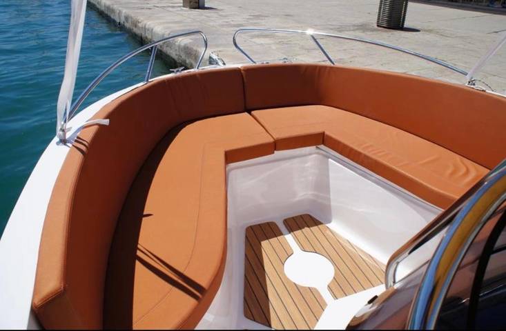 Boot für 13 Personen in Montenegro