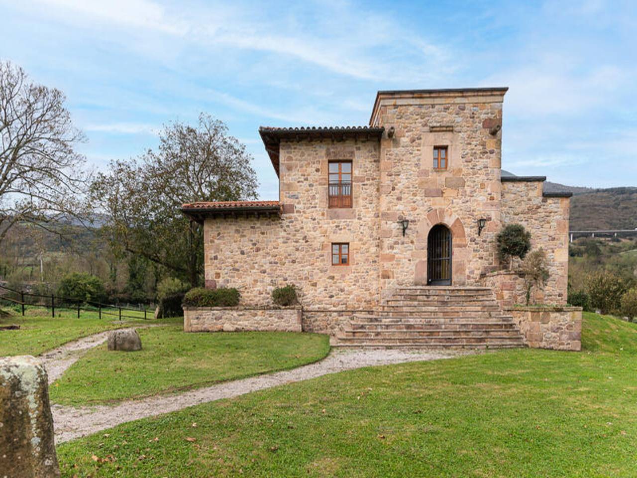 Ganze Wohnung, Haus in Barcena mit Panoramablick in Bárcena de Pie de Concha, Cordillera Cantábrica
