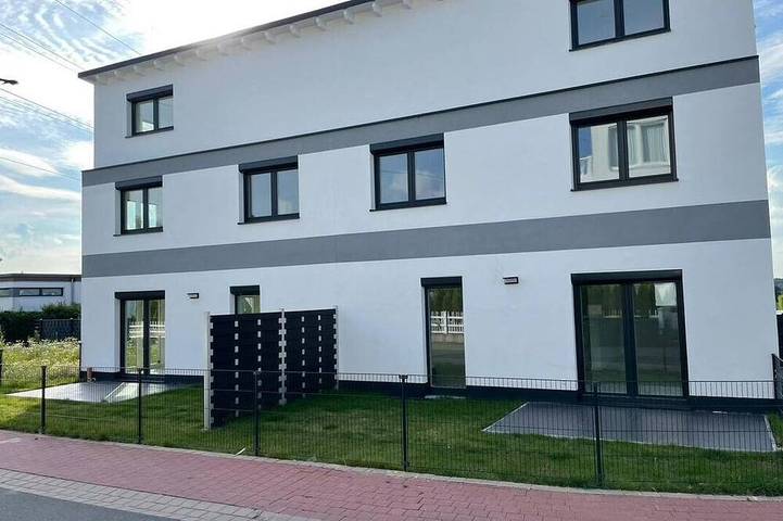 Ferienhaus für 8 Personen, mit Balkon und Garten