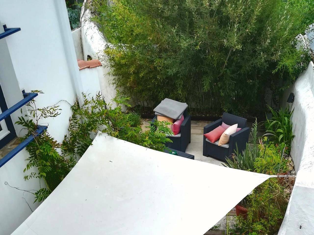 Apartamento de férias inteiro, Double Room with Private Bathroom in Abrantes e Alferrarede, Rio Tejo