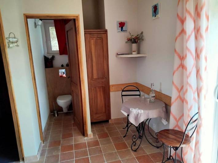 Ferienwohnung für 3 Personen, mit Terrasse und Garten sowie Pool und Ausblick in Sault - 2