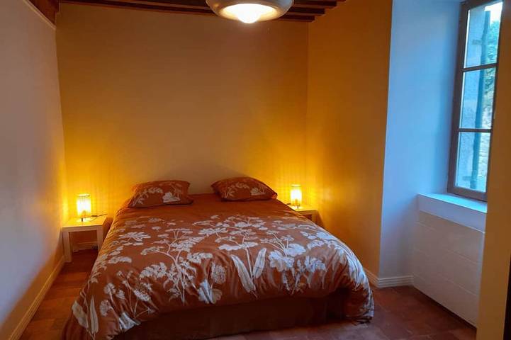 Location de vacances pour 6 personnes, avec Jardin à Quarré-les-Tombes - 2
