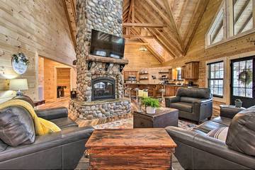 Log Cabin for 7 Guests in Pigeon Forge, Sevier County, Picture 4