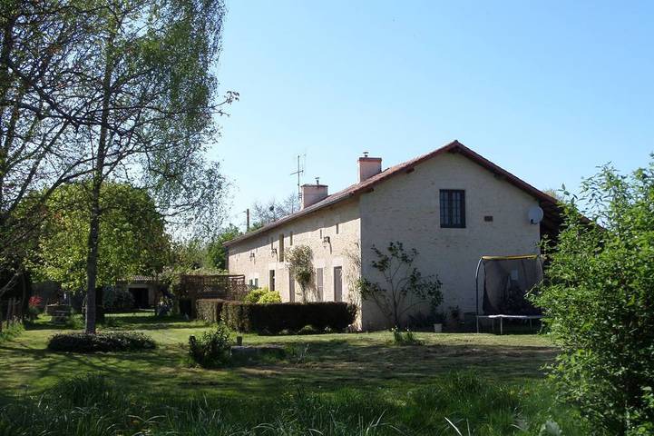 Agriturismo pour 15 personnes, avec jardin et piscine dans La Vallée des Singes