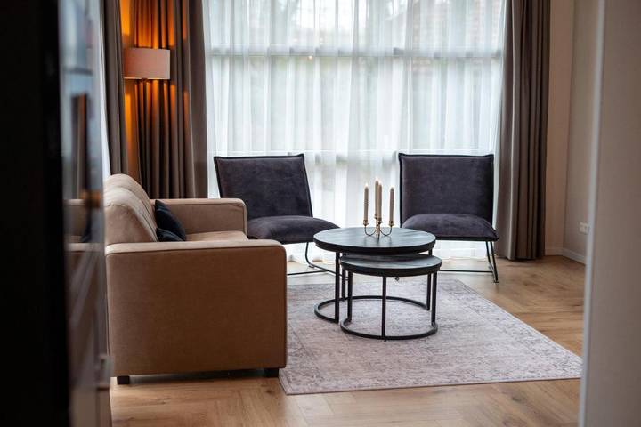 Chalet voor 4 personen, with Terras and Tuin as well as Zwembad and Uitzicht op het meer in Harderwijk