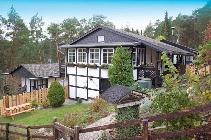 Ferienhaus für 6 Personen, mit Balkon und Terrasse sowie Garten und Ausblick