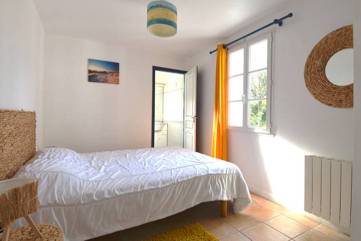 500 m de la mer, jardin, 6 adultes 1 enfant in Barbâtre, Noirmoutier