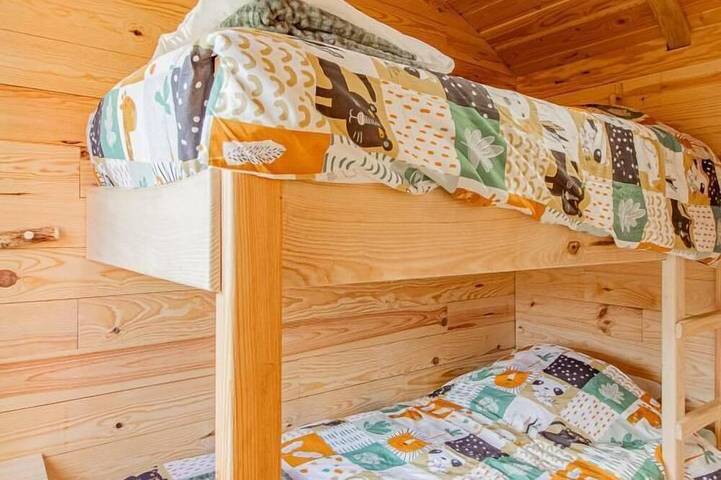 Location de vacances pour 4 personnes, avec jacuzzi ainsi que piscine et jardin dans Anglure-sous-Dun - 3