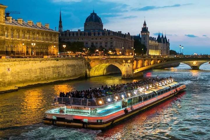 Gîte pour 6 personnes, avec jardin à Neuilly-sur-Seine