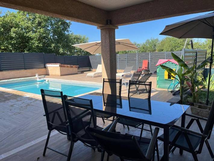 Location de vacances pour 8 personnes, avec Terrasse ainsi que Jardin et Piscine à Lachapelle-Auzac - 2
