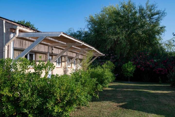 Gîte pour 2 personnes, avec vue ainsi que piscine et jardin à Pignans - 4