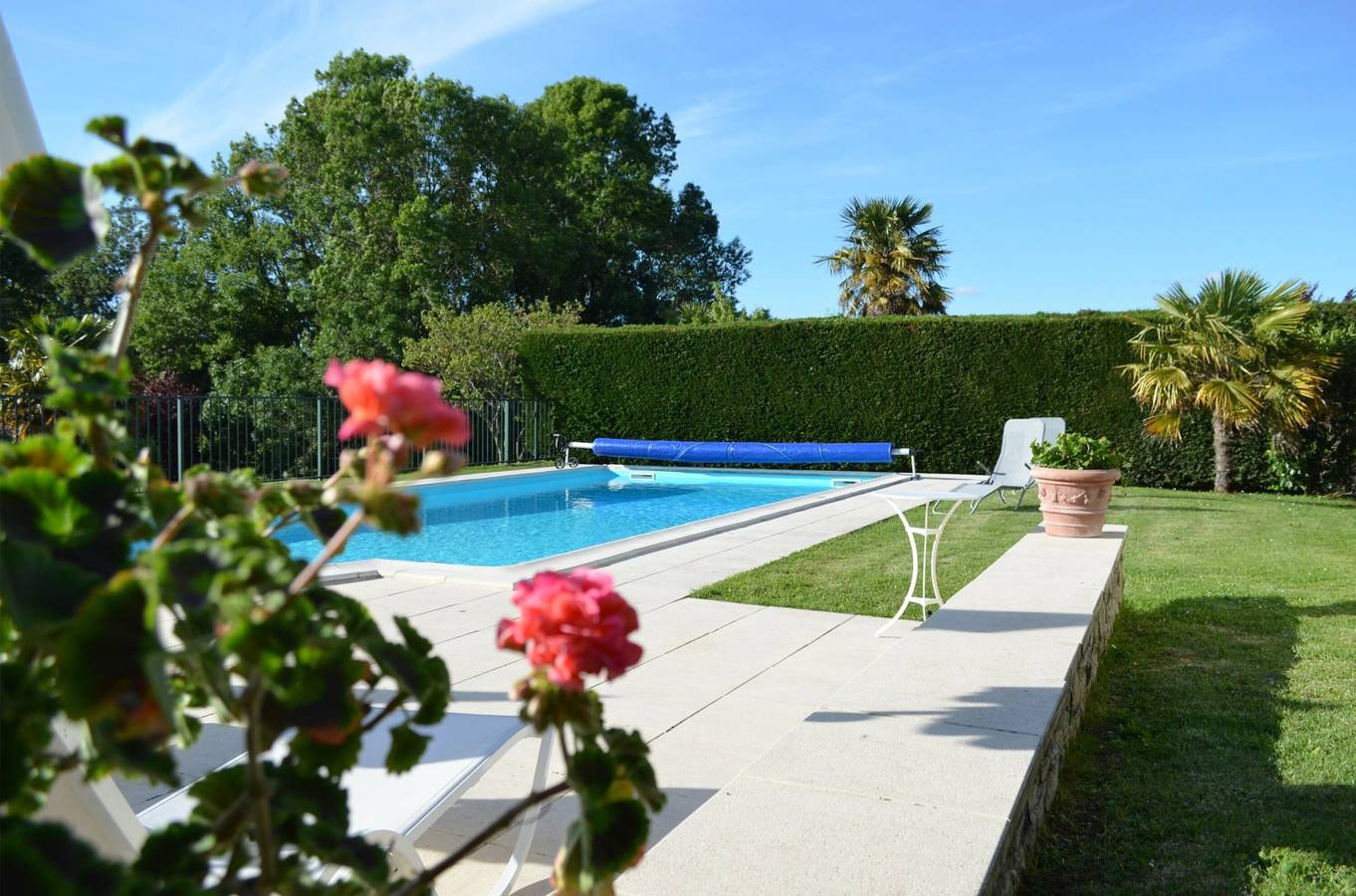 Logis de Chenac, gîte "Cocon Nature" para 7 personas con piscina y terraza privada in Chenac-Saint-Seurin-d'Uzet, Saintes region