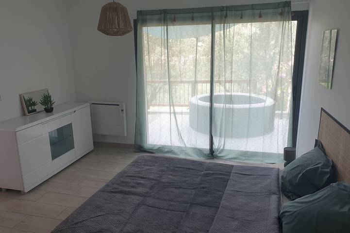 Location de vacances pour 6 personnes, avec jacuzzi et jardin, animaux acceptés à Callas - 3