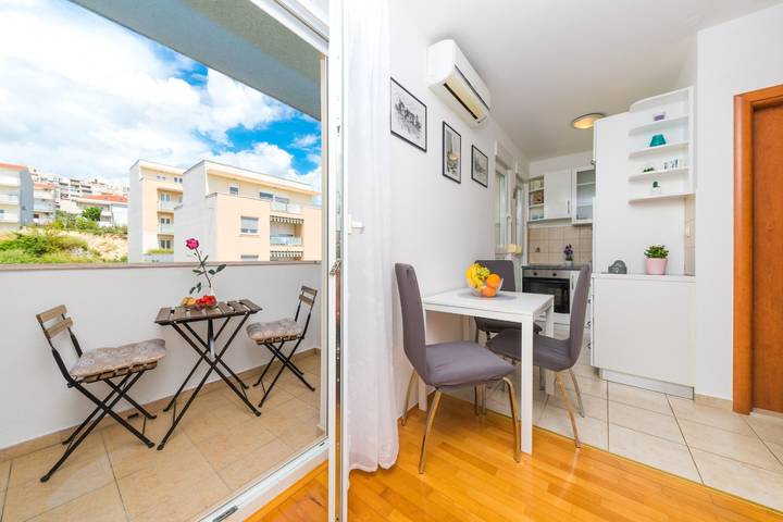 Studio für 3 Personen, mit Balkon, kinderfreundlich in Split - 2