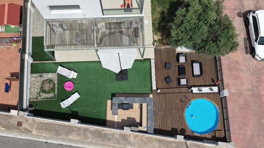 Chalet para 8 personas, con jardín además de piscina y vistas en Bajo Penedés - 2