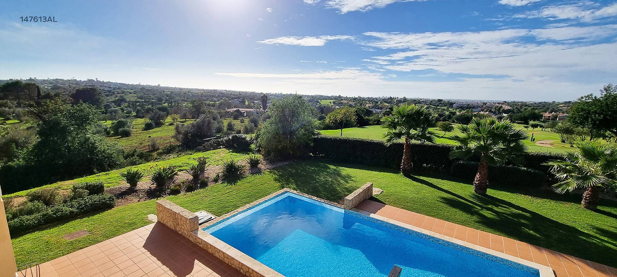 Apartamento inteiro, Apartamento 'Villa Premium' com vista para a montanha, Wi-Fi e ar condicionado in Estômbar, Lagoa