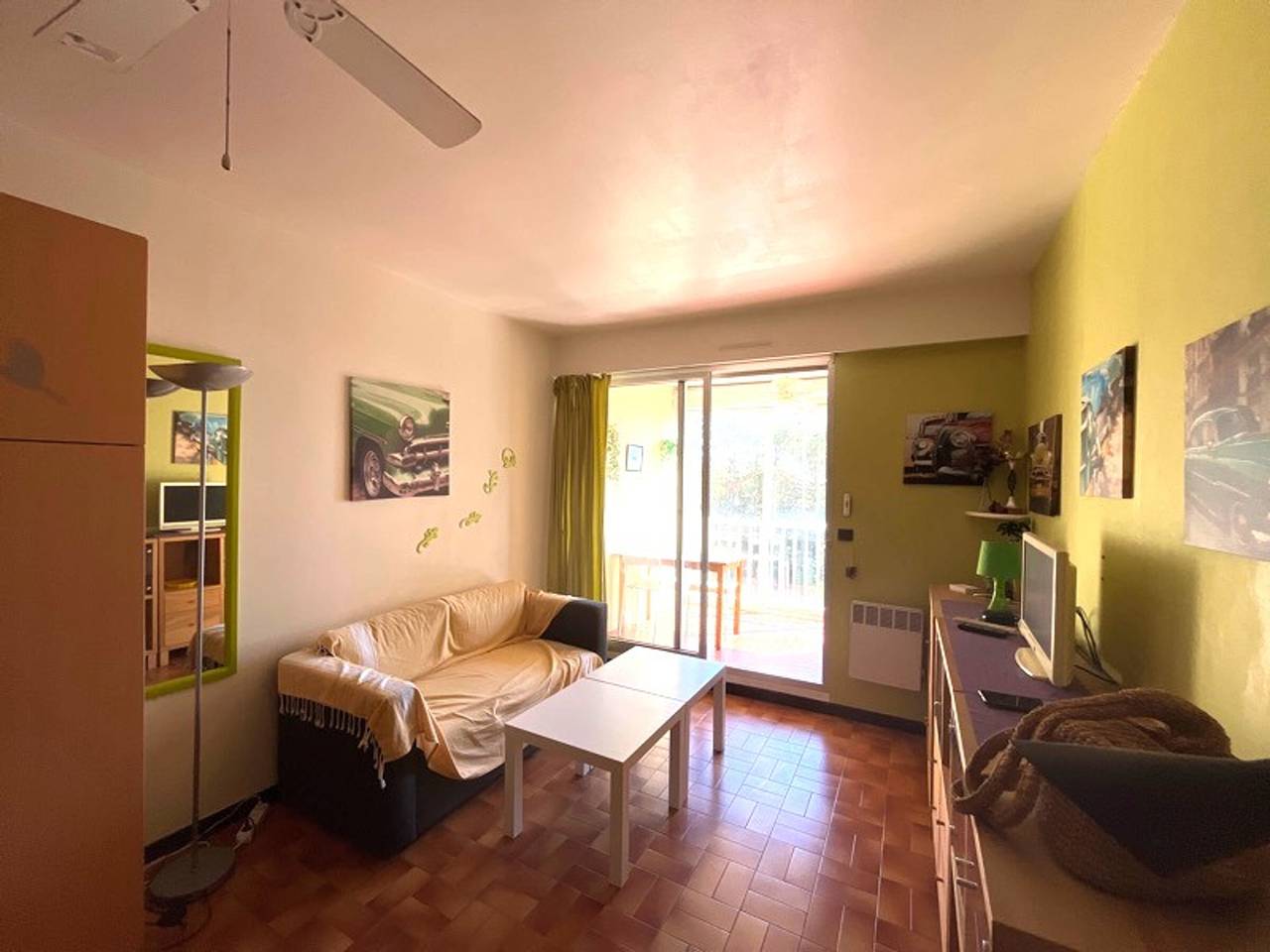 Entire apartment, Charming Studio Cabine with Terrace, 300m from Beach, Parking Included, Sète in Sete, Mediterranean Coast (France)