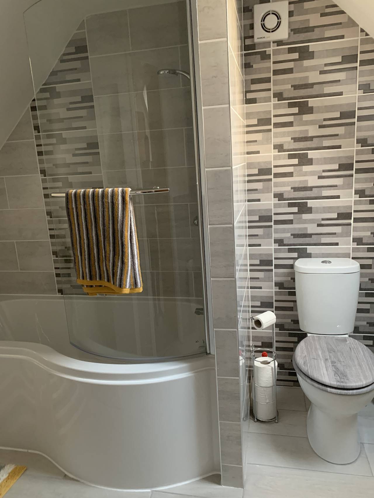 Entire vacation apartment, 2-Bed Duplex Sleeps 3 with Fireplace in South Yorkshire