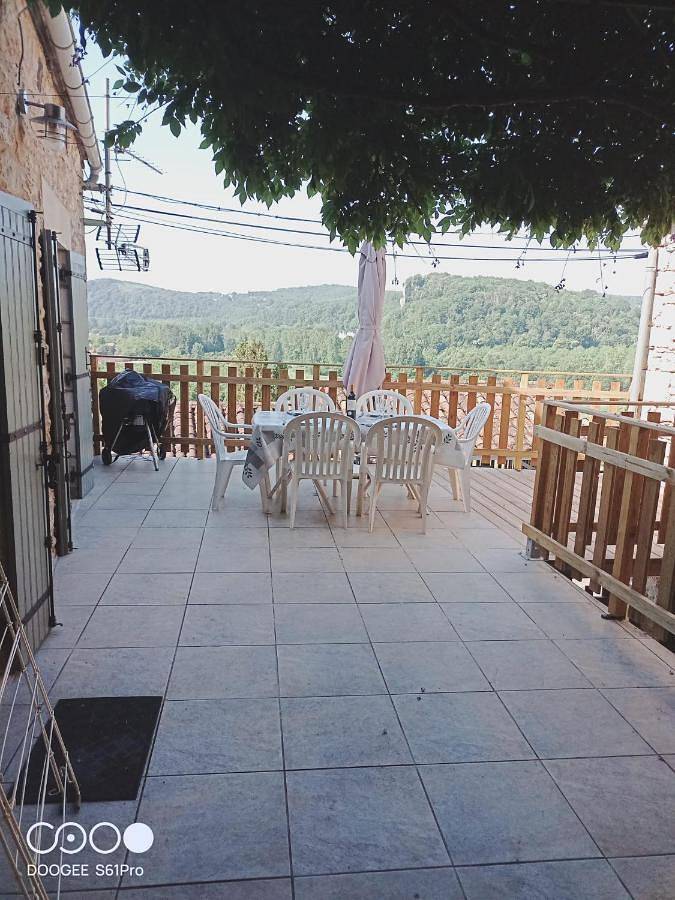 Location de vacances pour 6 personnes, avec terrasse et vue, adapté aux familles à La Roque-Gageac - 4