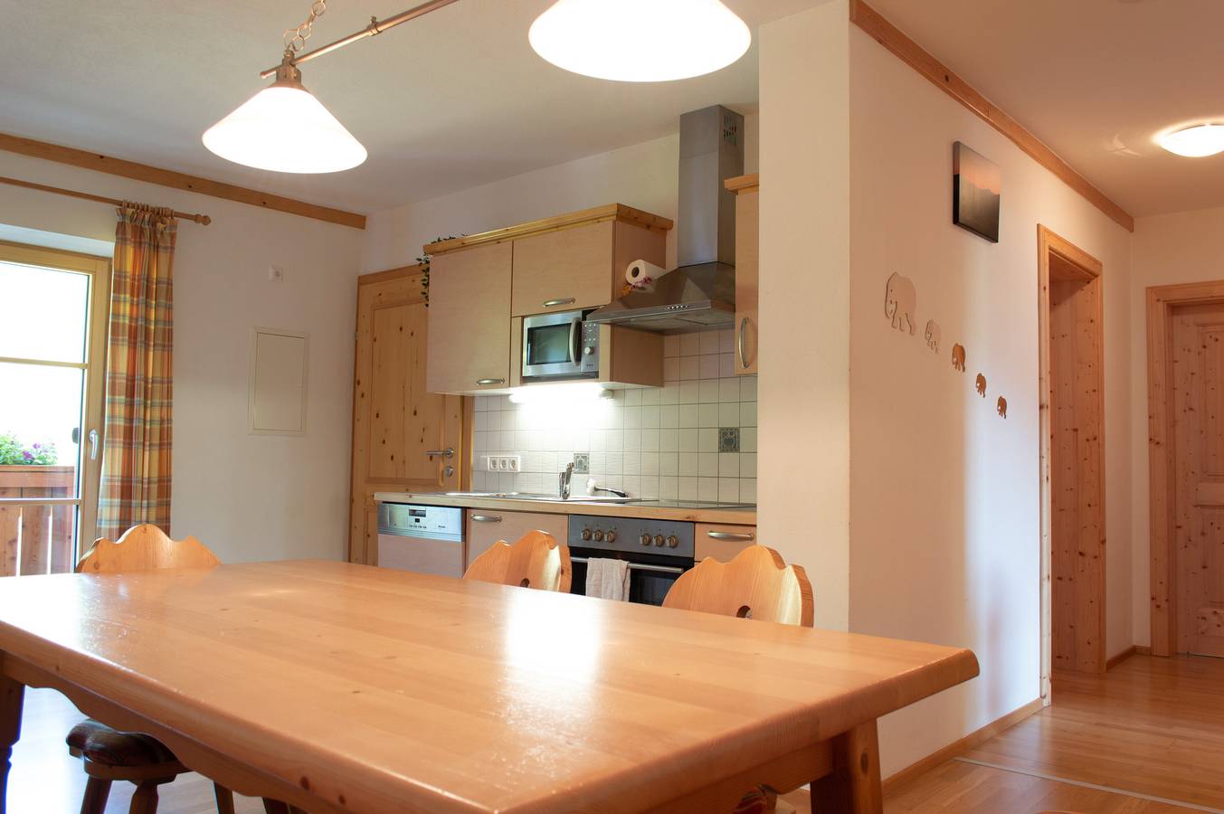 Ganze Wohnung, Ferienwohnung 'Edelweis' mit gemeinsamer Terrasse, Balkon und Wlan in Wagrain, Ski Amadé