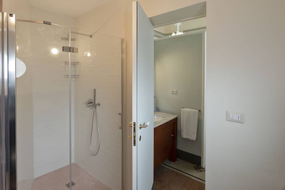 Ganze Wohnung, Calendula - Design apartment in historic building 5 min from Lecce in San Cesario di Lecce, Lecce Provinz