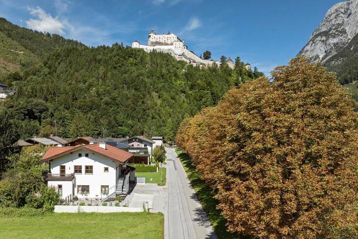 Gîte pour 6 personnes, avec balcon et vue, animaux acceptés à Werfen - 4